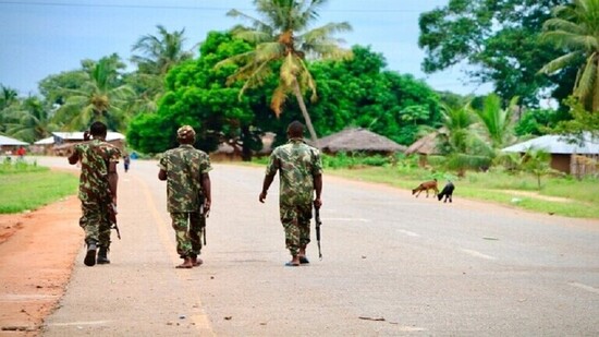 عناصر في الجيش الموزمبيقي، أرشيف