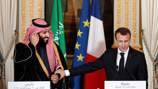 الرئيس الفرنسي، إيمانويل ماكرون، وولي العهد السعودي، الأمير محمد بن سلمان.