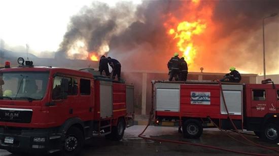 3 سيارات إطفاء لإخماد حريق برج للاتصالات بالمعادي