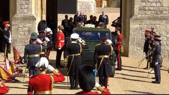 انتهاء مراسم دفن الأمير فيليب في سرداب داخل كنيسة سانت جورج