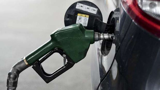 «البترول» عن تأخر إعلان تسعيرة البنزين الجديدة: «عشان ما تزيدش 10%»