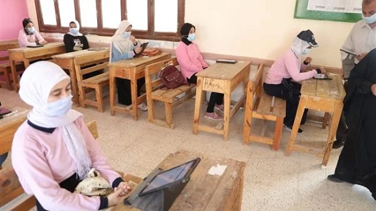 طلاب «3 ثانوي» يتوافدون على لجان «الامتحان التجريبي الثالث»