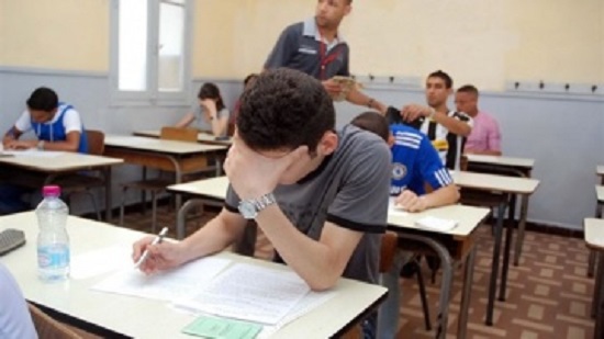 وزير التعليم يمنع كتابة الملاحظات فى الكتاب أثناء دخول امتحان الشهادة الثانوية