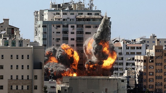  لاكروا : الطائرات الإسرائيلية دمرت مكاتب قناة 