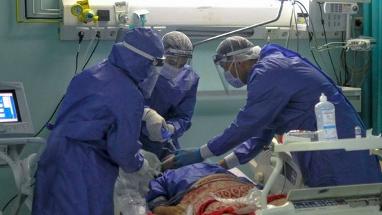 منظومة الشكاوى الحكومية تستجيب لعلاج مريضة بكورونا وتوفير أكياس دم لسيدة أخرى