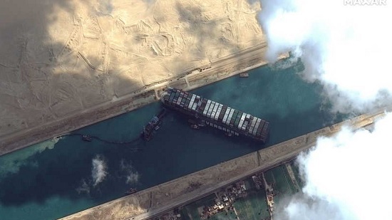 رئيس هيئة قناة السويس: حالة وفاة وغرق أحد اللنشات.. أبرز خسائر الهيئة أثناء أزمة السفينة الجانحة