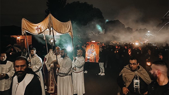بالصور.. مسيرة روحية تجوب شوارع أستراليا إحتفالاً بعيد القربان المقدس