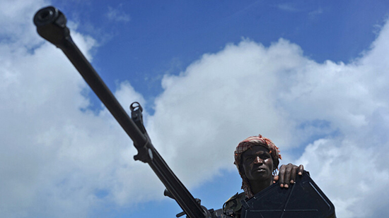 الجيش الصومالي يعلن مقتل أكثر من 60 من مسلحي حركة الشباب في انفجار قنبلة أثناء تجميعها
