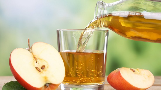 6 أسباب تجعل عصير التفاح مشروبك المفضل في فصل الصيف