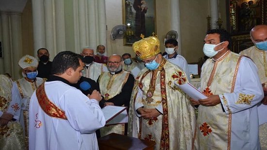 البطريرك إبراهيم اسحق يقود قداس السيامة الكهنوتية للشماس وسيم حنا
