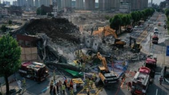 مصرع 9 أشخاص فى انهيار مبنى من 5 طوابق على حافلة بكوريا الجنوبية.. صور