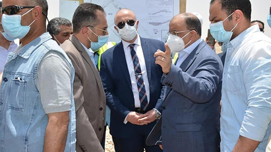 وزير التنمية المحلية يتفقد الموقف التنفيذي للمدفن الصحي بسنور 