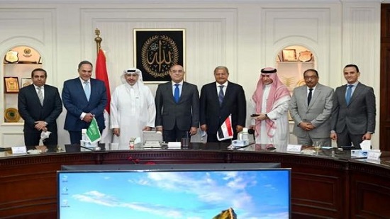 وزير الإسكان يلتقى رئيس مجلس الأعمال السعودى المصرى ومستثمرين سعوديين لعرض الفرص الاستثمارية بمصر

