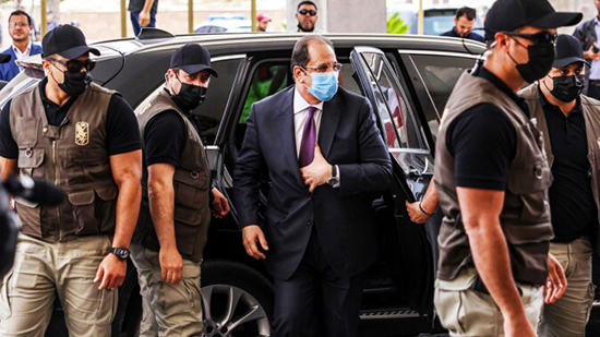 رئيس جهاز المخابرات يصل ليبيا وحفتر يؤكد تقديره لدور مصر في حماية استقرار ليبيا