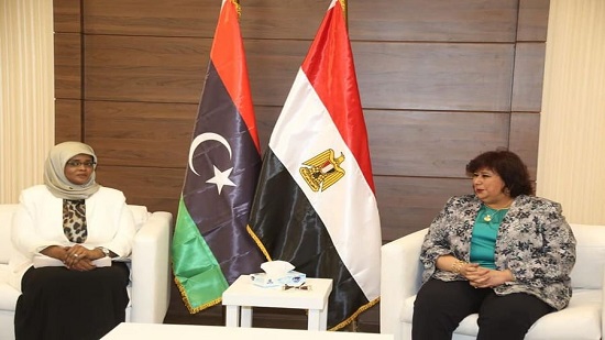 وزيرة الثقافة تلتقي نظيرتها الليبية والأخيرة تطلب الاستعانة بالخبرات المصرية