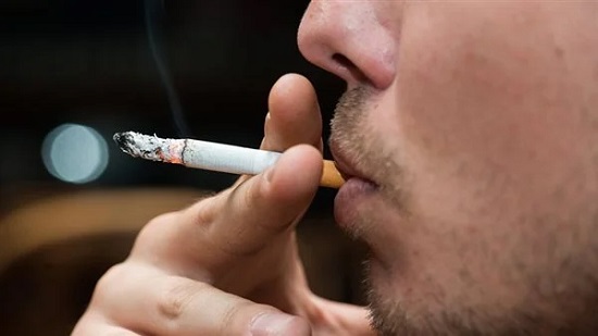 «الصحة»: مضاعفات خطيرة للتدخين السلبى على صحة الأطفال