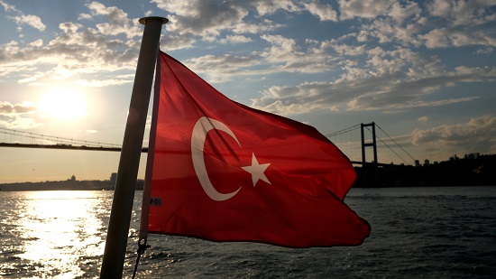 تقرير: تركيا تحاول إنقاذ اقتصادها من خلال خزائن ليبيا