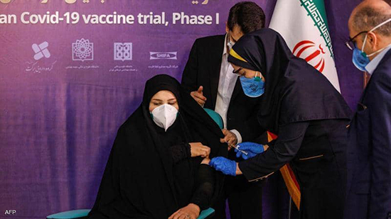 إيران تطور لقاحات ضد فيروس كورونا ومواطنة: خامنئي وضع صحة الإيرانيين في خطر 