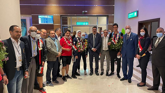 استقبال حافل من الشباب والرياضة لأبطال التايكوندو بمطار القاهرة