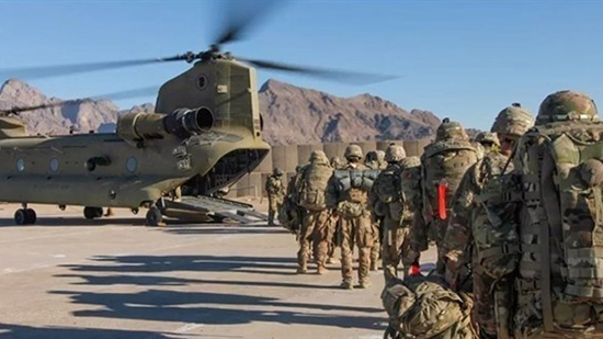 فيديو .. القوات الأمريكية تطلق النار في مطار كابل