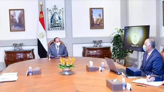 الرئيس يجتمع مع رئيس الوزراء ومحافظ البنك المركزي