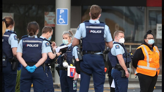 هجوم إرهابى بنيوزيلندا يحصد ٦ جرحى والشرطة تقتل الداعشى منفذ الهجوم
