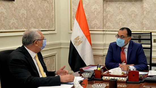 رئيس الوزراء يستعرض مع وزير الزراعة مشروع المزارع المصرية النموذجية المشتركة في أفريقيا