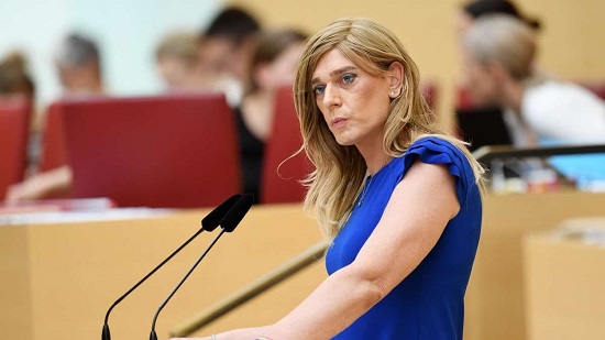لأول مرة.. امرأة متحولة جنسيا تدخل برلمان ألمانيا