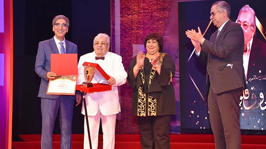 وزيرة الثقافة تطلق فعاليات الدورة 14 من القومي للمسرح ودنيا سمير غانم تتسلم جائزة والديها
