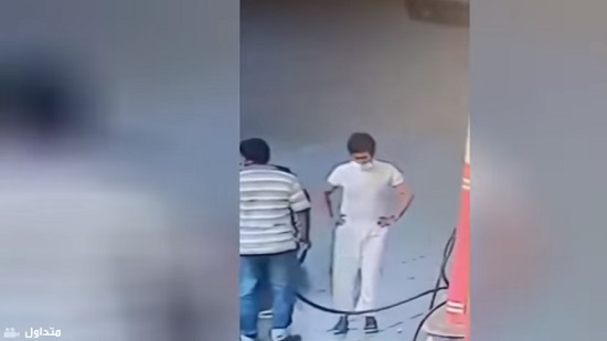  شاهد.. اختطاف عامل وقود في وضح النهار في السعودية