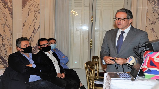 مؤتمر صحفي لوزير السياحة بالسفارة المصرية في باريس يحضره ممثلى كبرى وسائل الإعلام الفرنسية