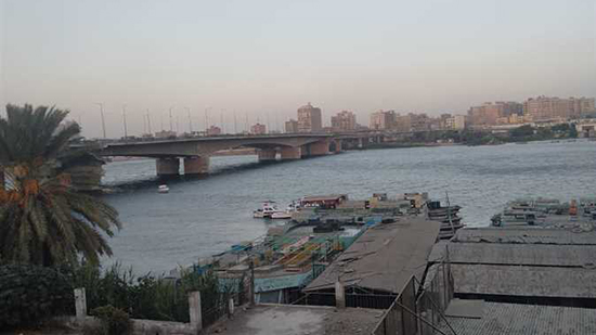 «عدد الضحايا غير معروف».. سقوط سيارة في نهر النيل من أعلى كوبري الساحل (صور وفيديو)