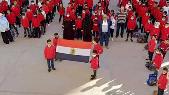 وزير التعليم ينشر صور العلم المصرى من مدرسة دمياط بعد تصحيحه