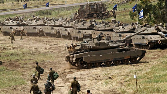 الجيش الاسرائيلي ينقل عددٍ كبير من الدباباتِ الى الجولان المحتل 