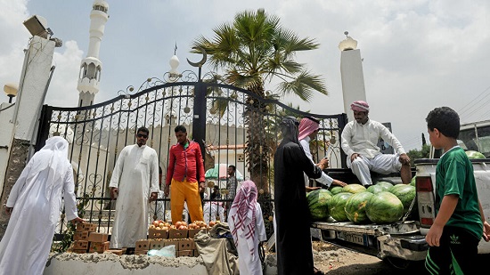 السعودية... هل قرار تخفيف الإجراءات الاحترازية يشمل المساجد؟