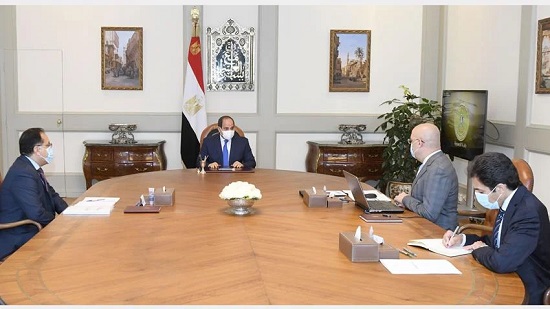  الرئيس السيسي يجتمع مع رئيس مجلس الوزراء ووزير الاسكان 