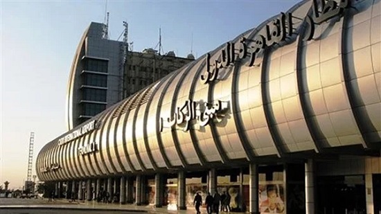 انطلاق ووصول 301 رحلة جوية دولية وداخلية وتجارية بمطار القاهرة