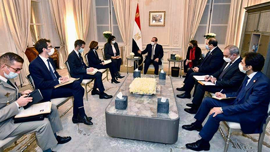 الرئيس السيسي يلتقي وزيرة الجيوش الفرنسية : مكافحة الارهاب تتطلب توحيد الجهود والتنسيق الجماعي