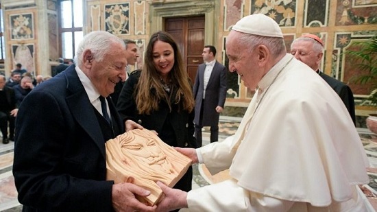  البابا فرنسيس يستقبل منظمي مسابقة عيد الميلاد والمشاركين فيها