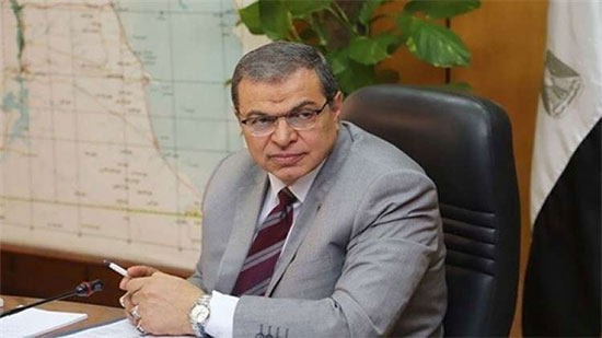 وزير القوى العاملة يتابع مستحقات مصري توفي في انفجار لغم بالكويت