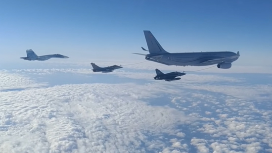 فيديو .. مقاتلات الجيش الروسي تبعد طائرات فرنسية وامريكية عن حدود موسكو