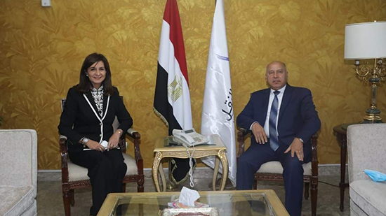 استجابة لمناشداتهم.. السفيرة نبيلة مكرم وكامل الوزير يبحثان التيسيرات الخاصة بسفر العمالة المصرية في الأردن