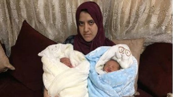   التلجراف : فلسطينية تلد توأمين وكان جهز زوجها النطف في حمام السجن 