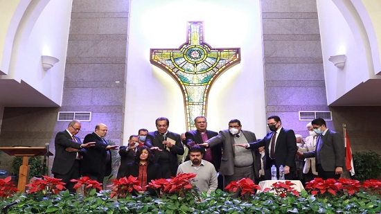  رئيس الإنجيلية يشارك في رسامة أندرو نبيل وكارول مجدي شيخين جديدين لمصر الجديدة الإنجيلية  