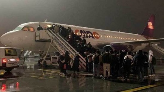 إقلاع طائرتين إلى بولندا لتقل على متنهما طلاب مصريين