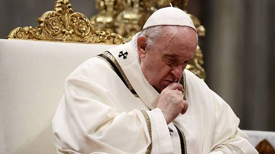 البابا فرنسيس يلغي أنشطته بسبب ألم في الركبة : يمنعني من الوقوف لفترة طويلة 