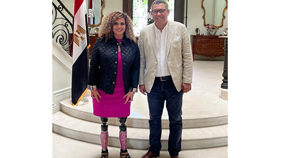 قنصل مصر في لوس آنجلوس يستضيف البطلة المصرية مارينا نخلة