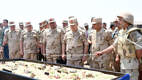  الفريق أسامة عسكر يتفقد معسكر إعداد وتأهيل مقاتلى شمال سيناء.. فيديو وصور