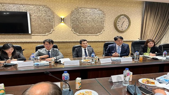 وزير المالية يستعرض نتائج اجتماع رئيس الجمارك مع الجانب الكوري