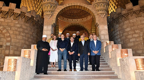 رئيسا النواب والاتحاد البرلماني الدولي يزوران مسجد الصحابة بشرم الشيخ 